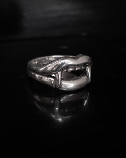 YOHJI YAMAMOTO Vampire Fang Ring
