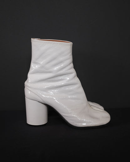 MAISON MARGIELA Patent White Tabi Boots A/W 2018, EU 39