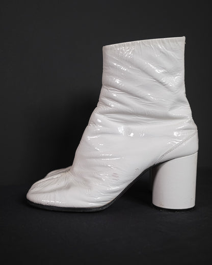 MAISON MARGIELA Patent White Tabi Boots A/W 2018, EU 39