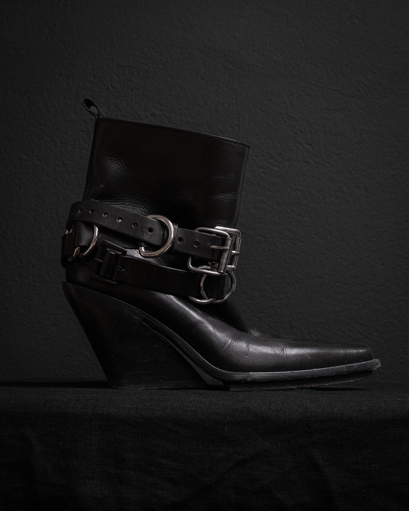 Ann Demeulemeester black leather belt buckle boots from FW19, size EU 39. Featuring double straps and a sculptural heel.