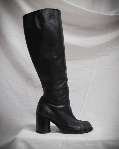 MAISON MARGIELA Black Leather Tabi Knee-High Boots – EU 38.5
