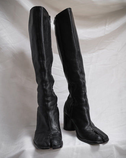 MAISON MARGIELA Black Leather Tabi Knee-High Boots – EU 38.5