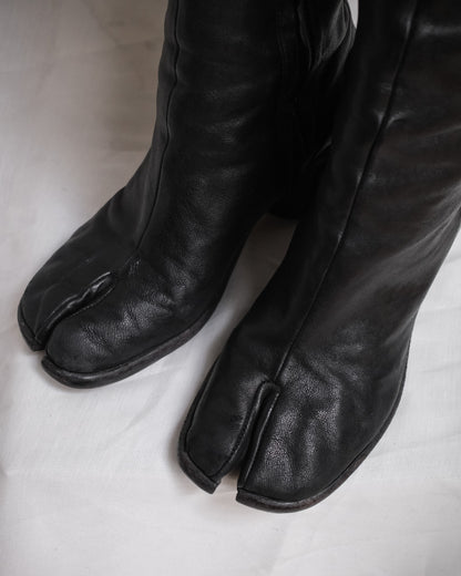 MAISON MARGIELA Black Leather Tabi Knee-High Boots – EU 38.5