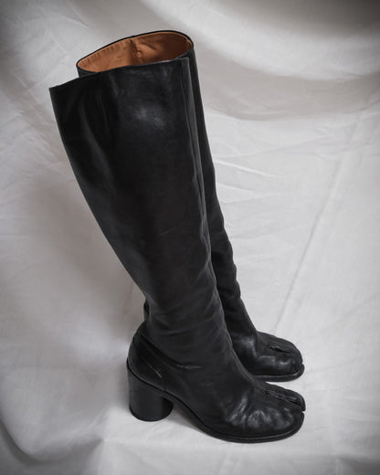 MAISON MARGIELA Black Leather Tabi Knee-High Boots – EU 38.5