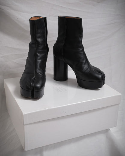 MAISON MARGIELA Tabi Platform Boots Black Leather, EU 36
