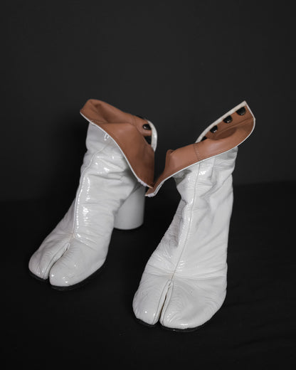 MAISON MARGIELA Patent White Tabi Boots A/W 2018, EU 39