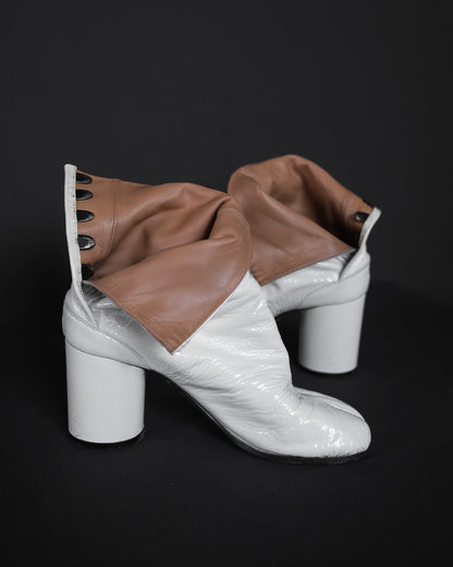 MAISON MARGIELA Patent White Tabi Boots A/W 2018, EU 39