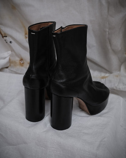 Rare Maison Margiela Black leather tabi boots with platform heel, iconic archival vintage piece from behind