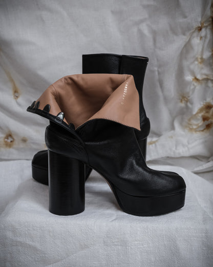 Rare folded Maison Margiela Black leather tabi boots with platform heel, iconic archival vintage